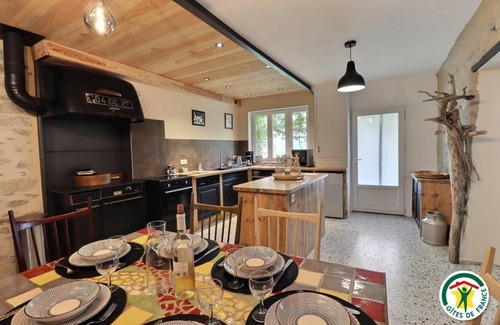 Roche-Saint-Secret House | 89 m² Gîte ∙ 3 bedrooms ∙ 6 guests
