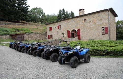 Saint-Apollinaire-de-Rias House | 300 m² House ∙ 6 bedrooms ∙ 15 guests