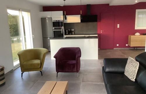 Saint-Jean-de-Maruejols-et-Avejan Villa | Comfortable single-storey villa, sleeps 6, with heated pool