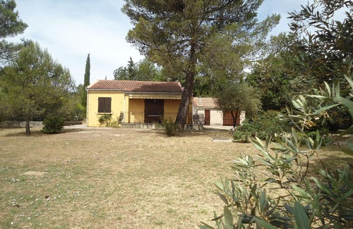 Saint-Maximin-la-Sainte-Baume Villa | Renovated single-storey villa in quiet residential area