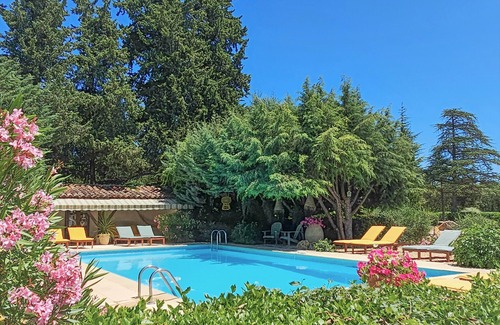 Saint-Maximin-la-Sainte-Baume House | Lovely gite on a vineyard. large swimming pool, very peaceful