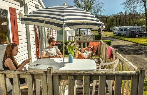 Villedieu-les-Poeles House | Flower Camping Les Chevaliers de Malte * - Standard mobile home 29 m2 (2ch-4/5 pers) + TV + terrace 4 to 5 people - 4 pers. included in the tariff