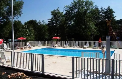 Villedieu-les-Poeles House | Mobiler Wohnkomfort 20m2 (1 bis 2 Personen) + TV + Terrace) 2 Personen
