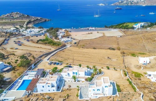 Paraga Apartment | Frangiska DecaExi: Pool, near Scorpios Club, breakfast, WiFi, A/C