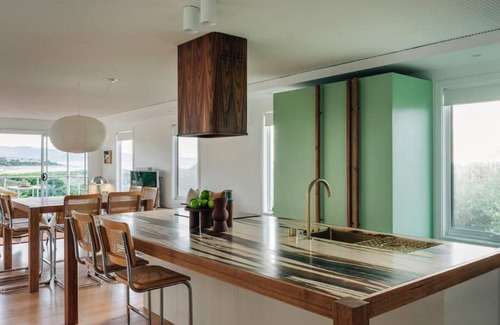 Bicheno House | Frankie Beach House