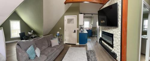 Roxbury Apartment | Franklin Park nearby