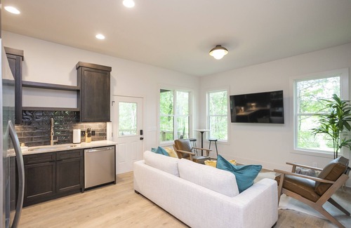 Franklin House | Franklin's Best Hideaway!