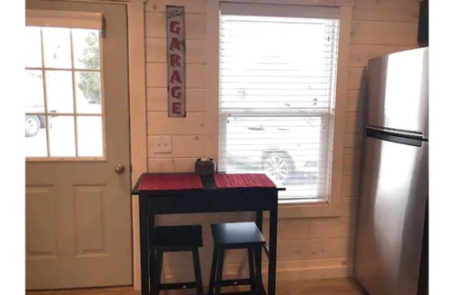 Carbon Hill House | Fred - Cozy tiny home 7 miles from Ohio University