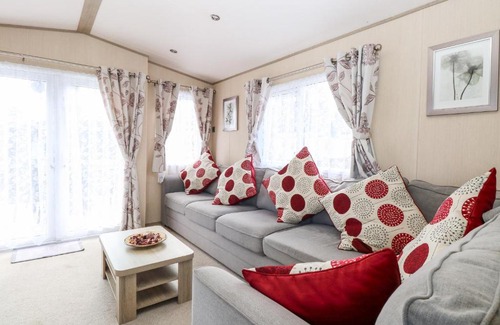 Hopton House | Freddy's Lodge, Foxburrow Hang