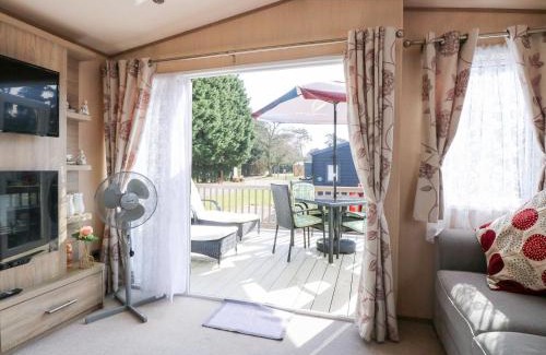 Hopton House | Freddy's Lodge, Foxburrow Hang