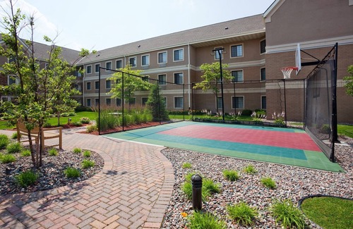 Maple Grove Condo | Free Breakfast. Gym. Great for Business Travelers!