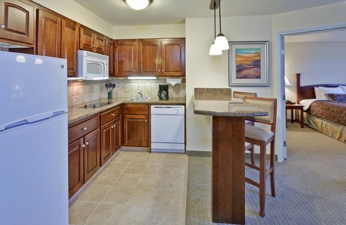 Indianapolis Condo | Free Breakfast, Indoor Pool, Shared BBQ Area