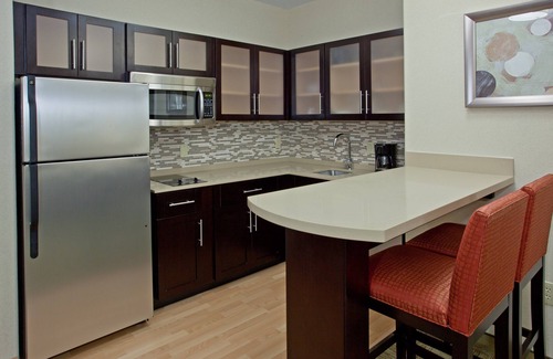 The Fountains Condo | Free Breakfast + Outdoor Pool + 24 Hour Fitness Center and Business Center
