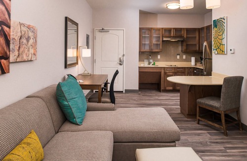 Pecos Apartment | Free Breakfast. Pool. Gym. Great for Business Travelers!