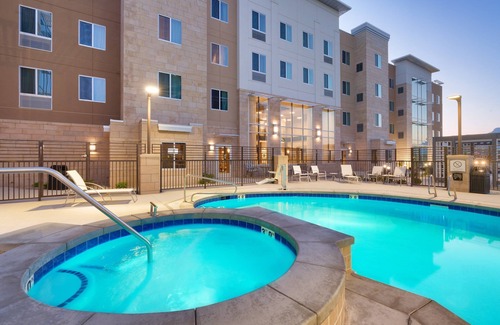 Lehi Apartment | Free Breakfast. Pool & Hot Tub. Gym. Great for Business Travelers!