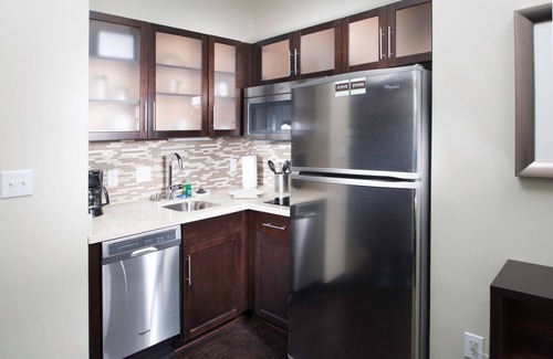 Corona Apartment | Free Breakfast. Pool & Hot Tub. Gym. King Suite. Near Amazon!