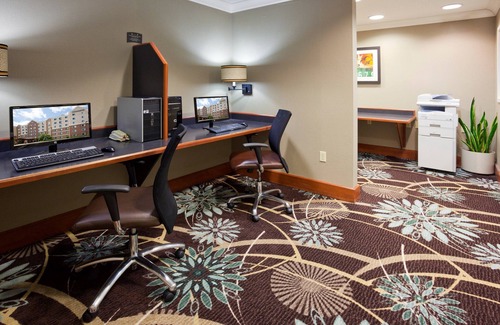 West Bloomington Apartment | Free Breakfast. Pool & Hot Tub. Great for Business Travelers!