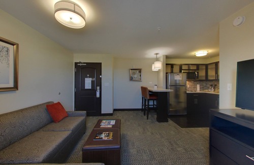 Madison Condo | Free Breakfast. Pool with a Slide. Your Next Trip!