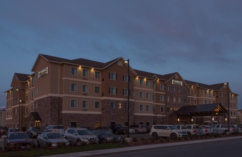 Midtown Anchorage Apartment | Free Daily Breakfast, Pool & Hot Tub Access. Great Location!
