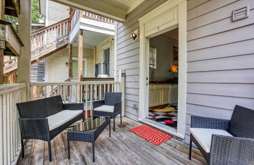 Metropolitan Apartment | Free Early Check-In or Late Check-Out - 4 King Beds - Sleeps 14 - Projectors - Starland - Massage Chair - Games