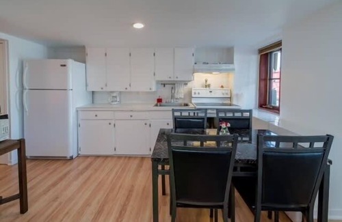 Desjardins Apartment | Free ferry | Aux Trois Filles