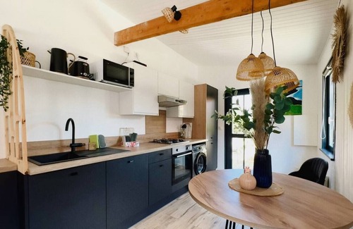 Saint-Omer House | Free kayaking, Waterfront house