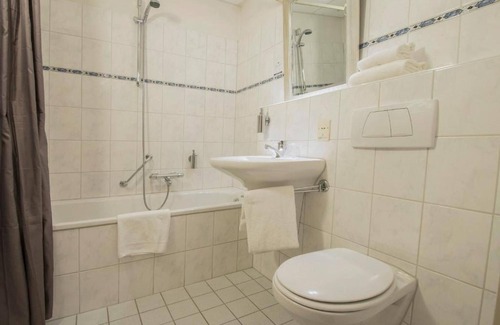 Apeldoorn Hotel | Free Parking and Cycling Adventures Just Minutes from Het Loo Palace