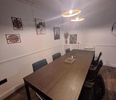 Fieldway Apartment | Free Parking, comfortable, stylish house, G London & Kent Gateway