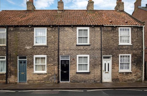 Woodmansey Cottage | Free Parking, Outside Decking, fibre WiFi - Flanders Cottagenn