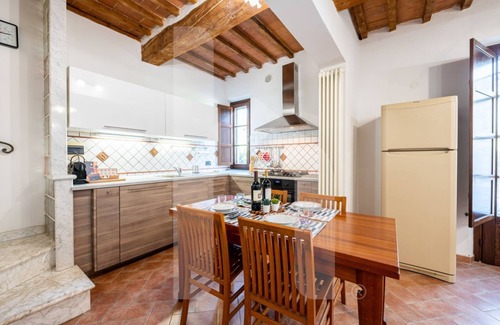 Pisa Apartment | [Free Parking] Tuscany-House [Private Garden]