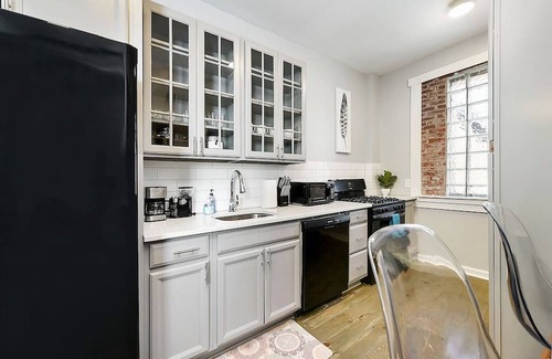 East Allegheny Apartment | Free Parking, Walk to PNC Park & Downtown Fun