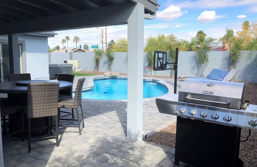 Covey House | Free Pool Heat! Hot tub, Fire Table, Amazing backyard, RV Parking!