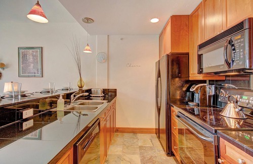 The Highlands Condo | Free SkyCard Act-Fitness Center, Gas Fireplace - Highland Greens Lodge 305