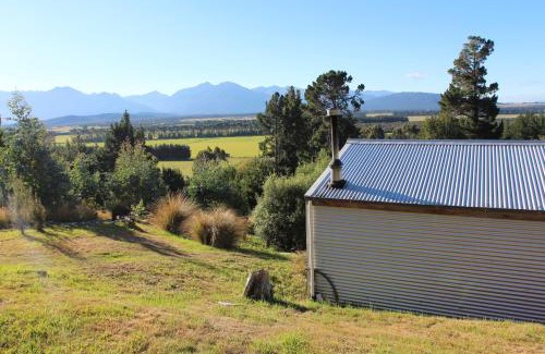 Manapouri Other | Freestone off-grid cabin