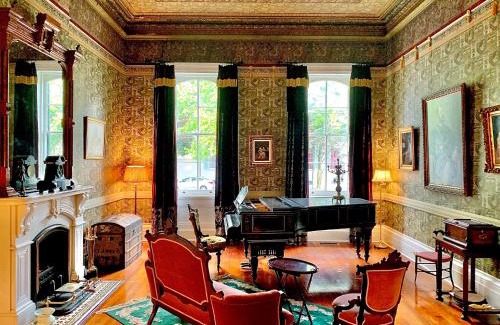 Faubourg Marigny Bed & Breakfast | French Quarter Lanaux Mansion Bed and Breakfast