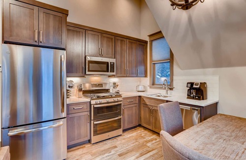 Historic District House | French Street Cottage: Walk to Main St-Gondola, Pet-Friendly, Private, Grill