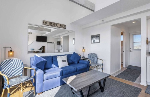 Napeague Apartment | Fresh&Crisp 1BR w/Loft, Corner Unit + Amazing View