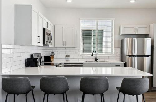 Sundance Apartment | Fresh Modern Home in Buckeye with Pool,BBQ