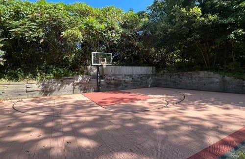Cedar Bushes House | Fresh Pond East