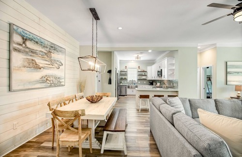 Sugarwood Beach House | Fresh Renovation, Huge heated pool Close to beach and Seaside