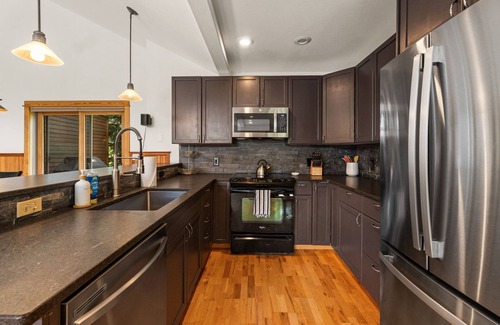 Big Sky Condo | Freshly remodeled 3 bedroom condo with private hot tub!