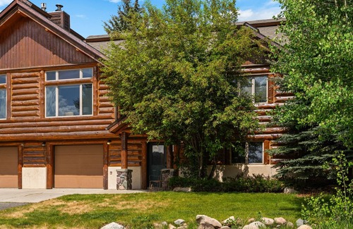 Big Sky Condo | Freshly remodeled 3 bedroom condo with private hot tub!