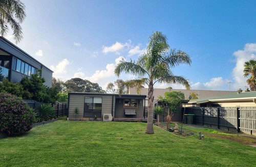 Corinella House | Freshly renovated interior, only a short walk to boat ramp & Fig & The Bay Cafe