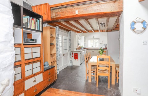 Caergeiliog Cottage | FRIARS, pet friendly, with open fire in Llanfair-Yn-Neubwll