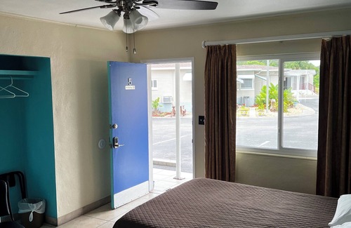 Edgewater Hotel | ❤️FRIENDLY & CLEAN BOUTIQUE MOTEL 5❤️
