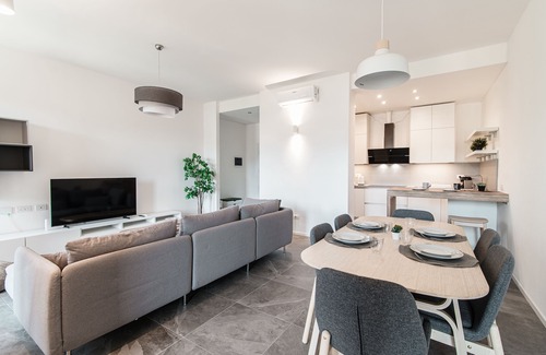 Como Apartment | Friends & Family Retreat