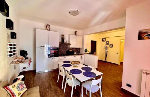 Montegrappa House | Friends' Home-downtown nearby