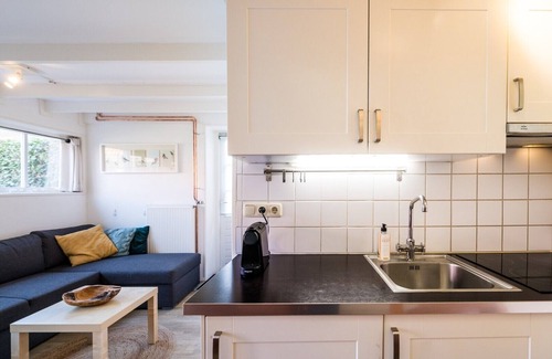 Ameland Apartment | Friese Antillen is a courtyard of 8 homes near of the beach and village Hollum.