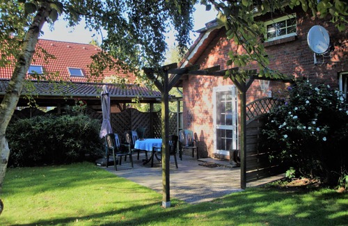 Detern Apartment | Friesenhaus - Ferienhof Am Birkensee, 55125