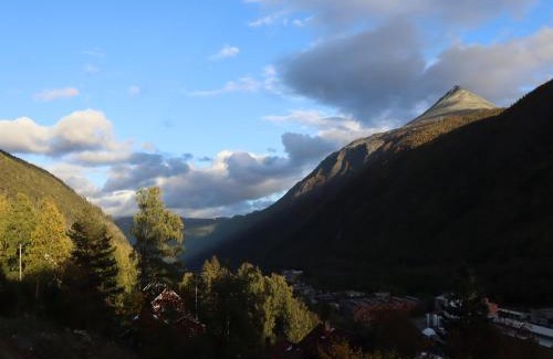 Rjukan Villa | Fritt beliggende stor enebolig med høy standard
